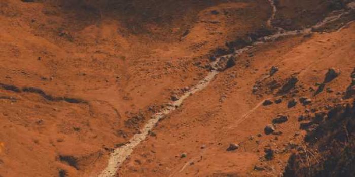 Người mệnh Đại Hải Thủy khắc những người mệnh Thổ